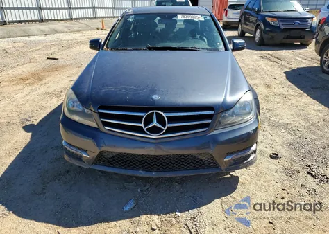 2014 Mercedes-Benz C 250 из США, поврежденный, VIN WDDGF4HB9EA961973